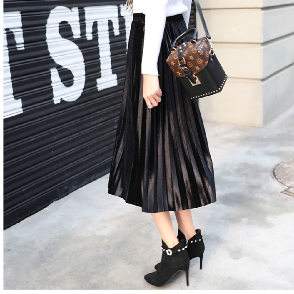 Velvet Pleated Skirt - Picture 5 of 11